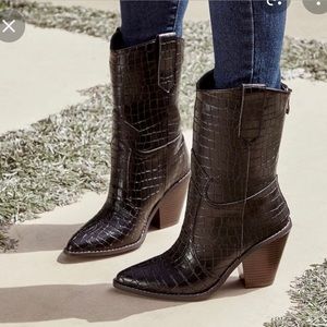 Jessie James Decker x justfab western boots